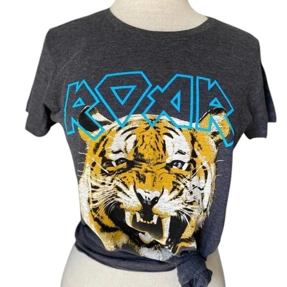 No Brand Tops - Roar Tiger Gray Curved Hem Graphic Tee Shirt Size Small NWOT